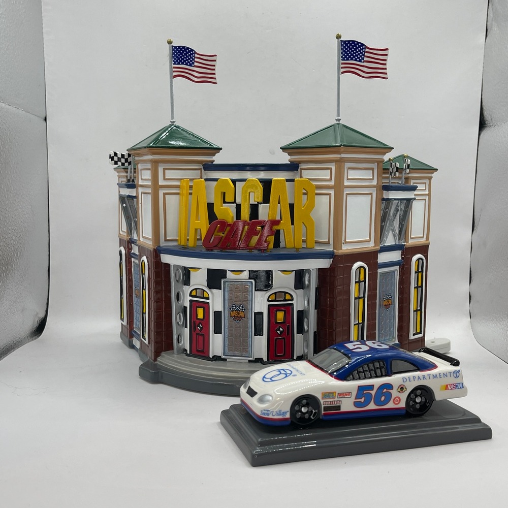 Department‎ 56 Snow Village NASCAR Cafe Lighted Building 55381 with Race Car